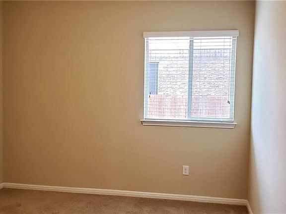 3rd image of 16405 Pienza Dr