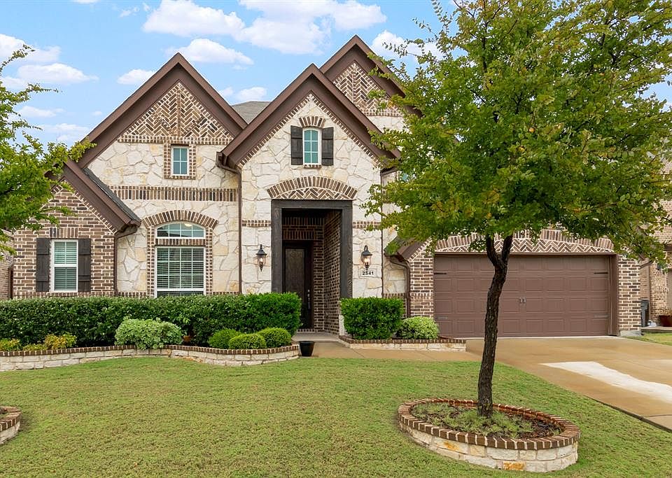 1st image of 2541 Lakebend Dr