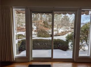 17 Heritage Vlg #A, Southbury, CT 06488