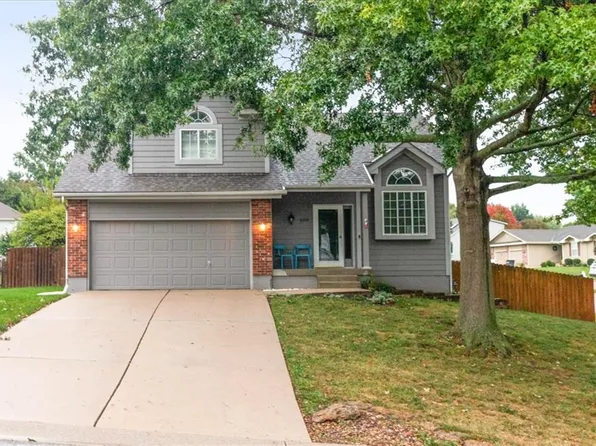 4301 NW Cortland Dr, Blue Springs, MO 64015