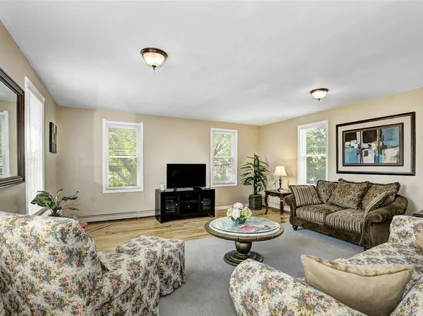 23 Hancock Avenue image 2 of 13