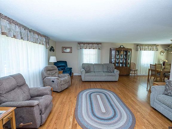 2nd image of 617 Pinewoods Ave