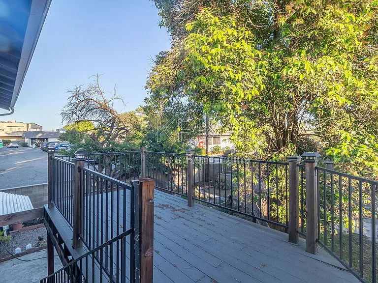 420 E Hampton St #A — Photo 18