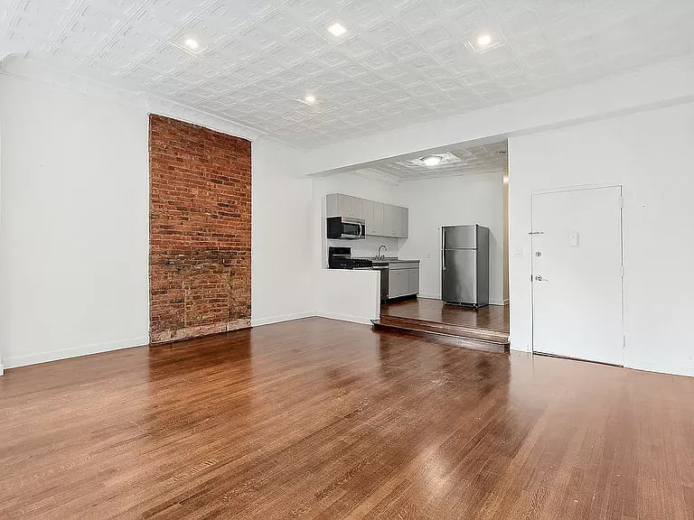 145 W 21st St #3 — Photo 3