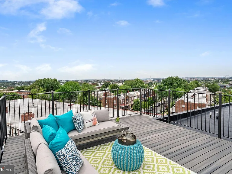 1143 Summit St NE #2 — Photo 21