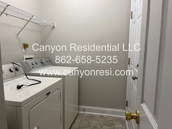 260 Sanford Ct — Photo 10