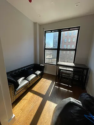 Rented by Delmark Realty LLC | media 12