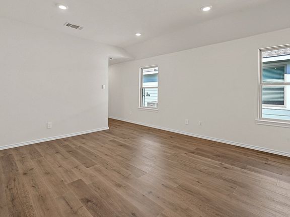 3rd image of 6110 Warm Rays Dr