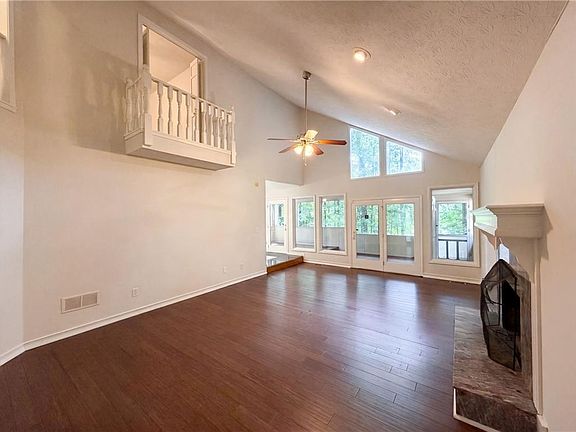 3rd image of 442 Hastings Way