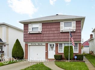 9455 217th St, Queens Village, NY 11428