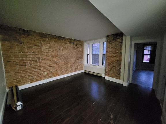 5th image of 2137 Green St Floor 2