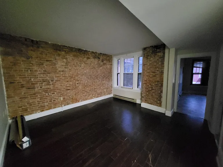 2137 Green St #2 — Photo 5