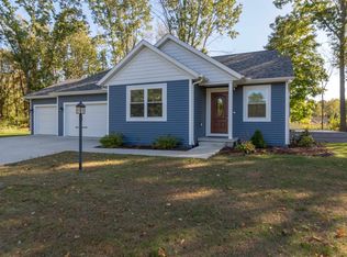30068 Holben Woods Ln, Elkhart, IN 46516