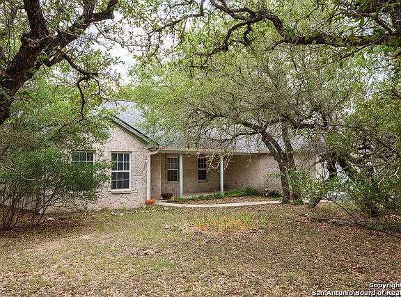 3rd image of 104 River Forest Dr