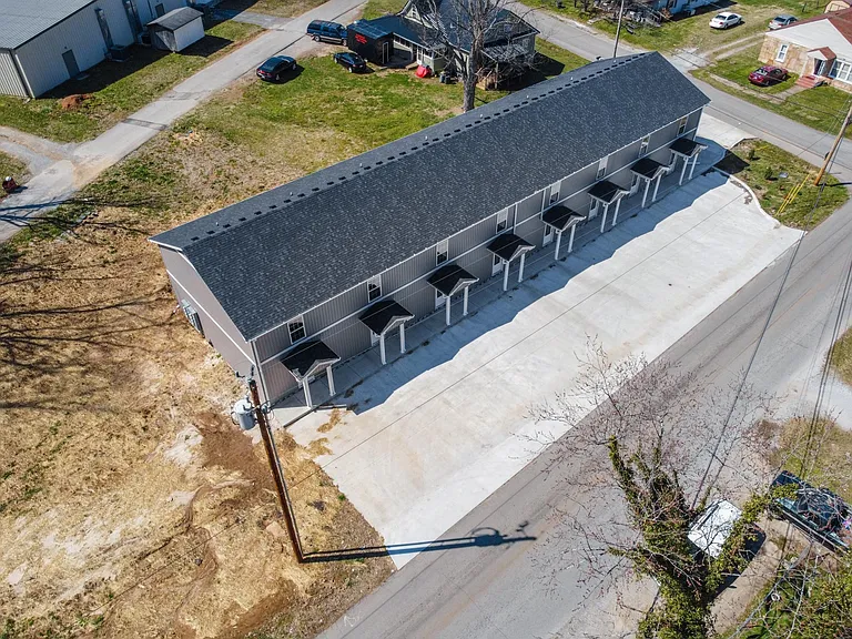 313 N Diagonal St — Photo 28