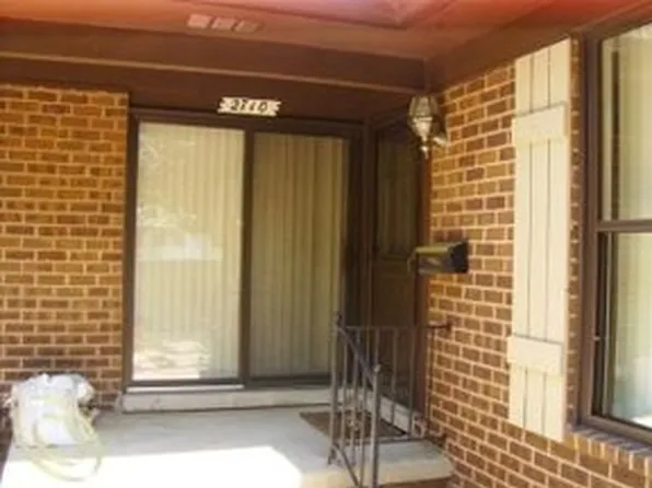 2710 Roundtree Dr #1, Troy, MI 48083