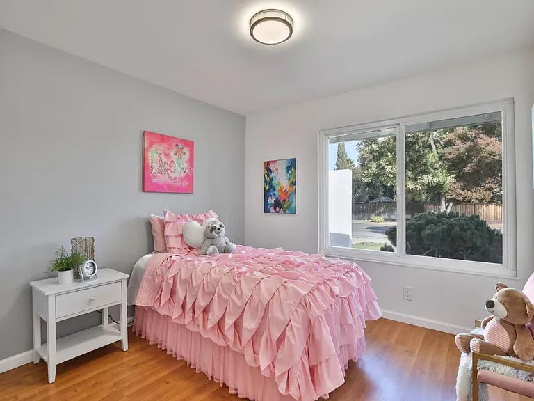 310 Curie Dr — Photo 21