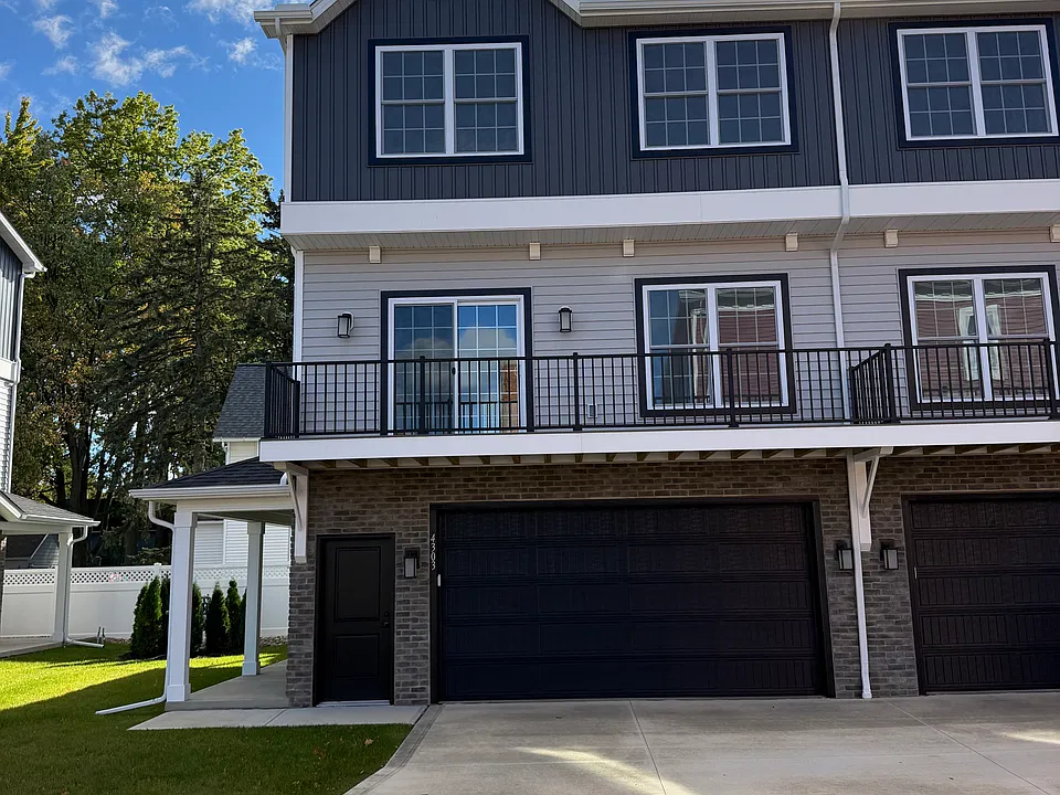 4303 Literary Ln