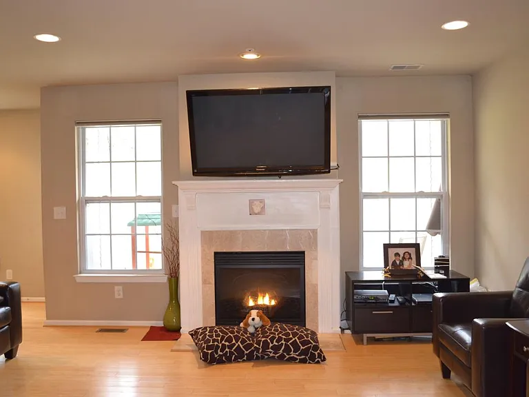 124 Wallace Ct — Photo 18