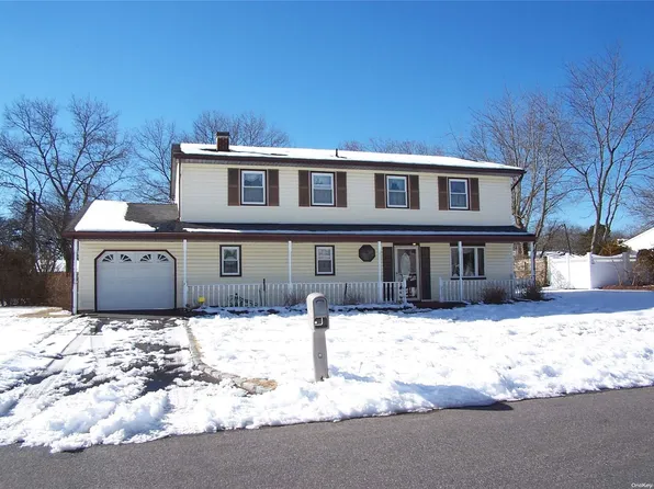 16 Dave Lane, South Setauket, NY 11720