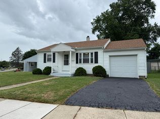 2818 Morton Dr, Springfield, OH 45505
