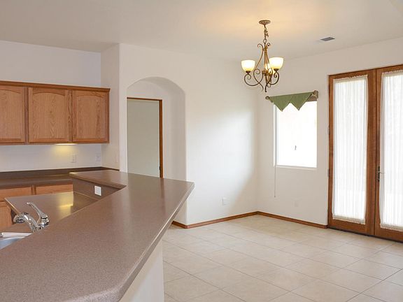 5th image of 370 Calle Adelaida NE