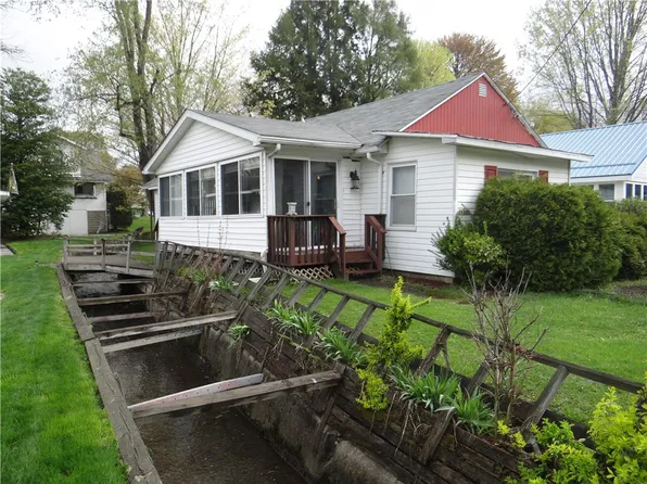 11920 Lakeview Dr, Conneaut Lake, PA 16316