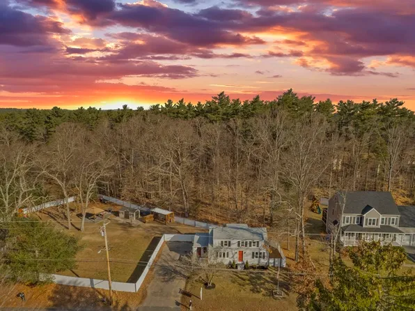 409 County Rd, Hanson, MA 02341