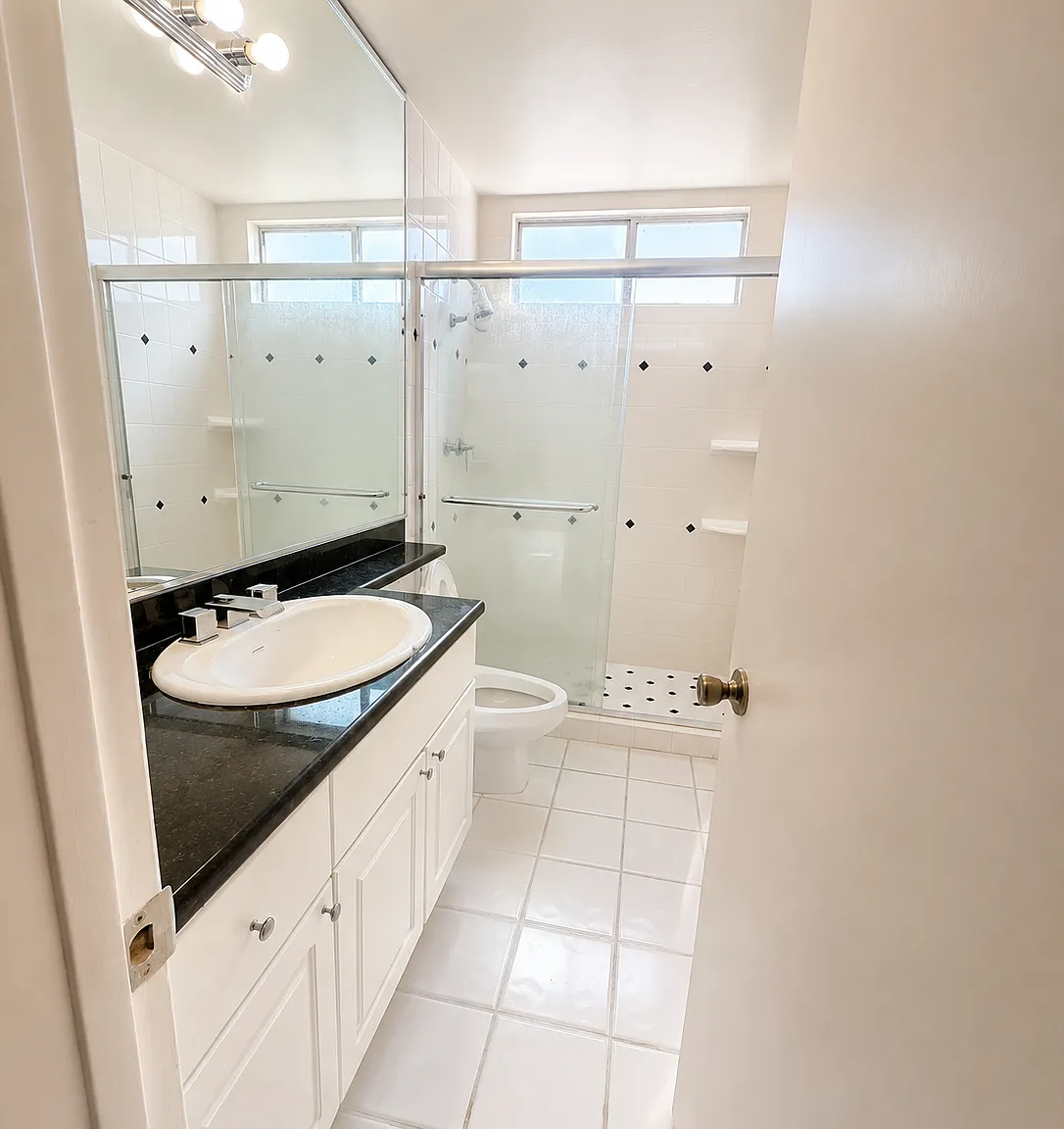1 bed, 3000 sqft, $1,500 — Photo 4