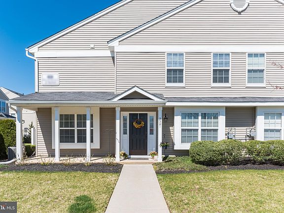 2nd image of 2501 Lexington Mews