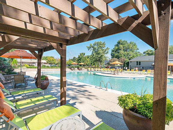 Enjoy warm summer days by the pool at Hawthorne at Southside