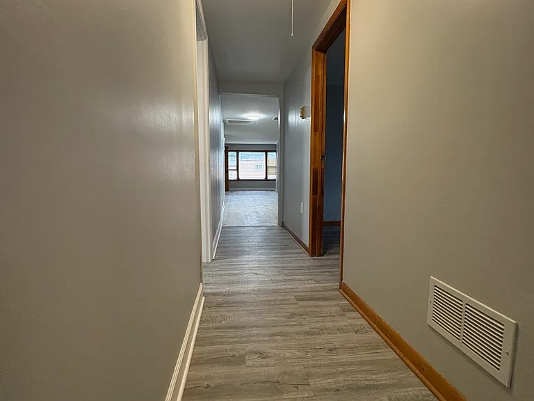 2560 Clinton St #2F — Photo 6
