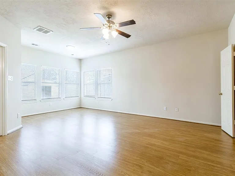 1138 Evandale Ln — Photo 12