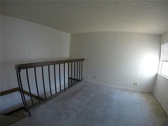 4th image of 6038 Stoneybrook Dr