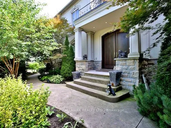 28 Clarkhill St, Toronto, ON M2R 2G7