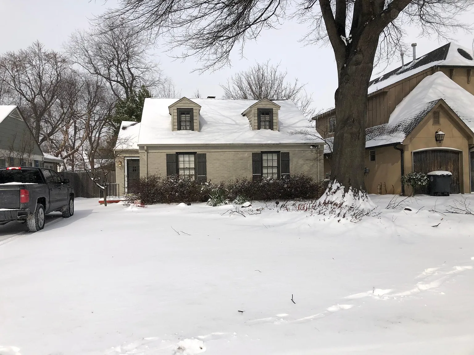 2 bed, 1370 sqft, $2,200 — Photo 1