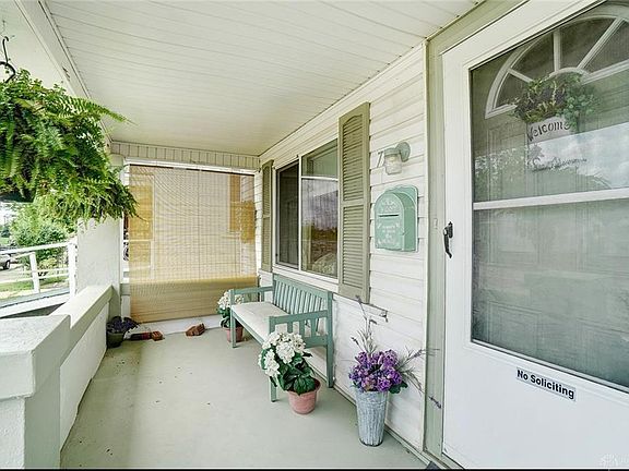 4th image of 77 Brandt St