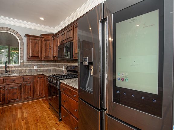 4th image of 102 Chimney Peak Cir NE