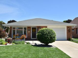 10320 W Feerick Pl, Wauwatosa, WI 53222