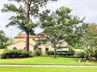 1022 Oak Leaf St, La Porte, TX 77571