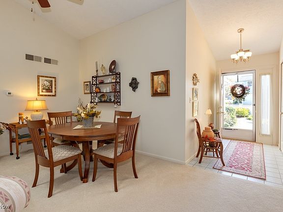 3rd image of 848 Knightsbridge Dr