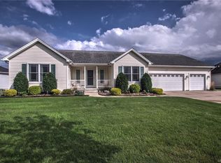 3919 Wildwing Dr, North Tonawanda, NY 14120