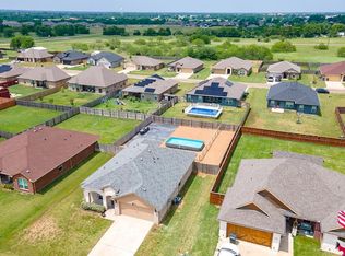 117 Springleaf Ln, Mabank, TX 75147