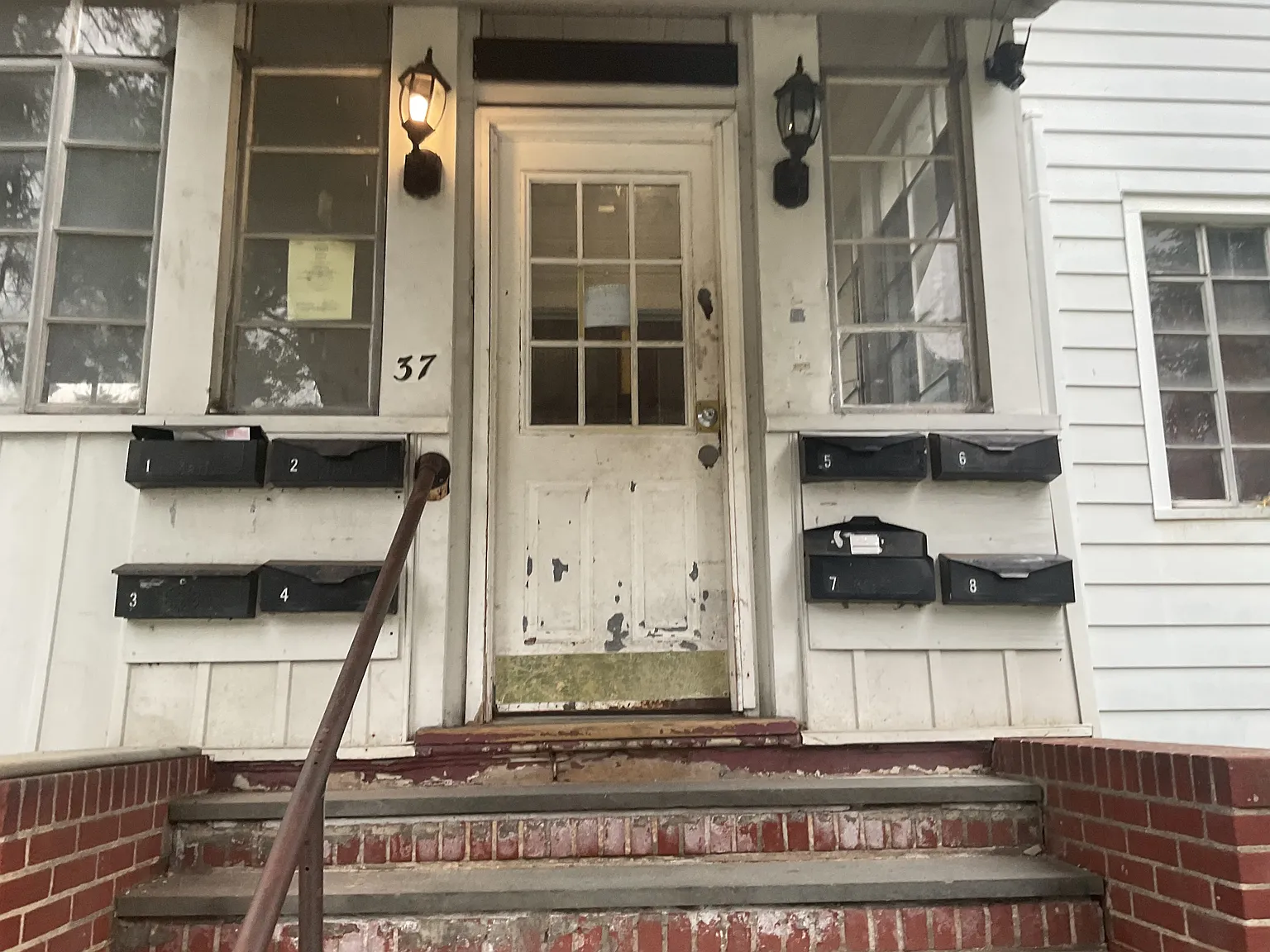 1 bed, $700 — Photo 1