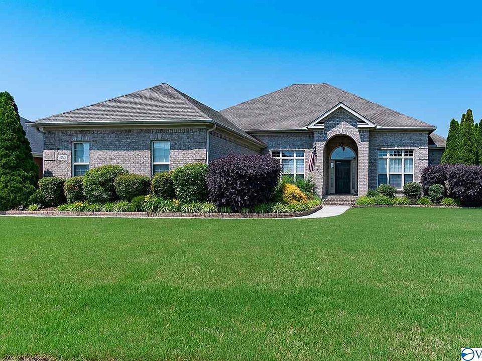 1st image of 350 Weatherford Dr NW