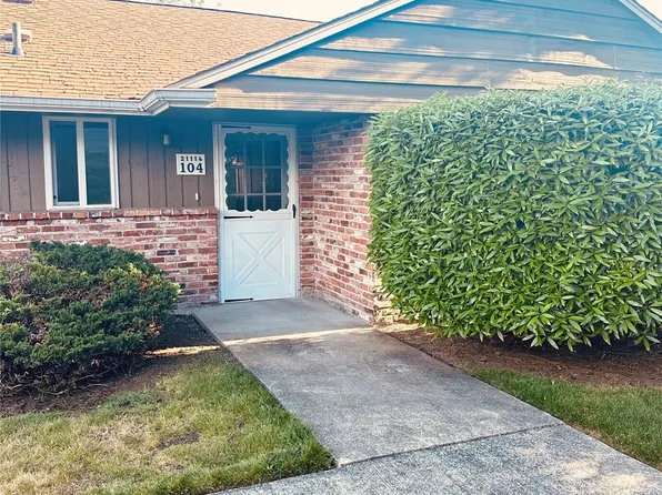21114 77th Place W #404, Edmonds, WA 98026