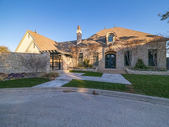 2nd image of 5001 Mira Vista Cir
