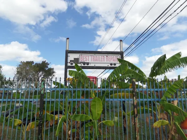 9700 Mykawa Rd, Houston, TX 77048