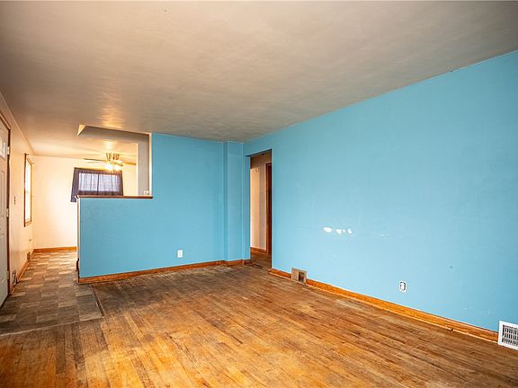 4th image of 653 Cohassett Dr