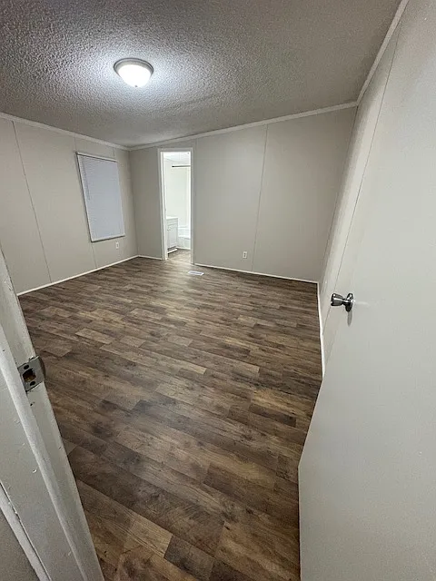 Building Photo - 220 Lobb Point
